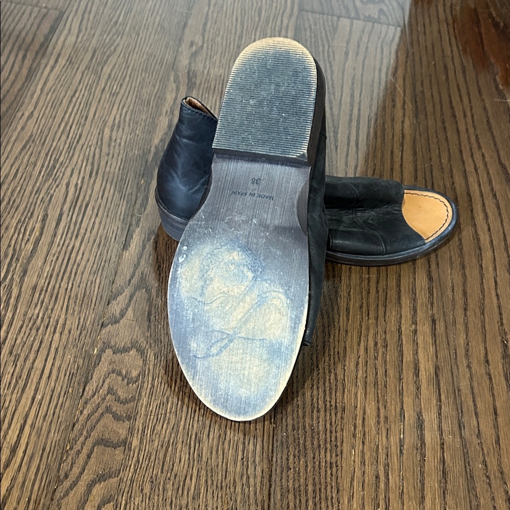 Free People Black Open-Toe Leather Flats cut out boho shoes 7.5 - Picture 6 of 6